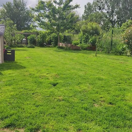 Holiday home Maison Familiale Avec Jardin 12' 40'paris