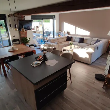 Maison Familiale Avec Jardin 12' 40'paris Coutevroult